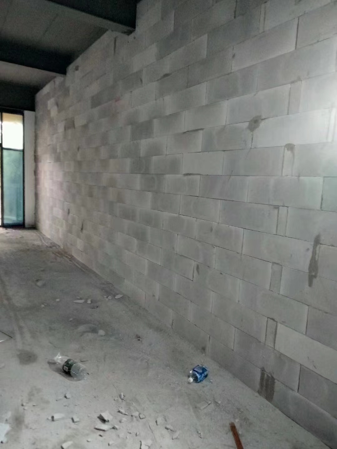 泡沫砖隔墙施工场景